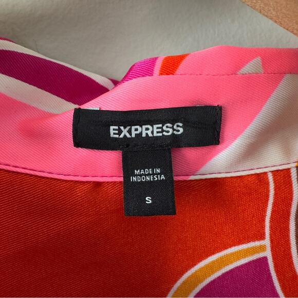 Express Pink and Orange Patterned Set Vibrant Button Down Top elastic tie shorts - Picture 11 of 16